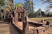 Banteay Srei temple - ancillary building of the causeway